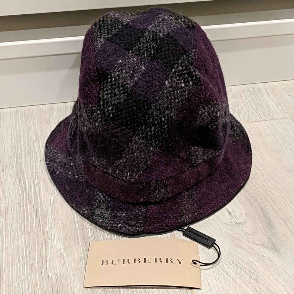 Burberry Bucket Hat Carina Tweed Plum Size S